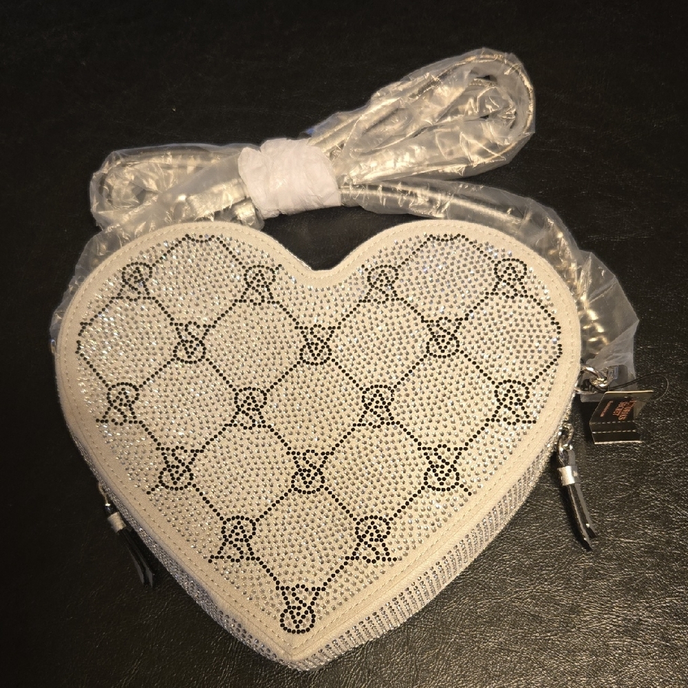 Victoria's Secret Sliver Bling Heart Crossbody  🩶 🩶  NEW